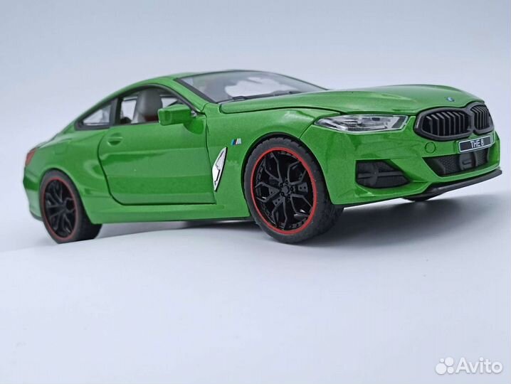Коллекционная модель металлические машинки BMW М8