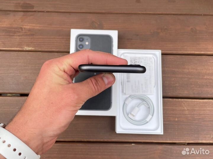 iPhone 11, 64 ГБ