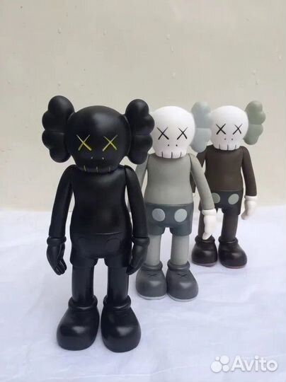 Фигурка kaws