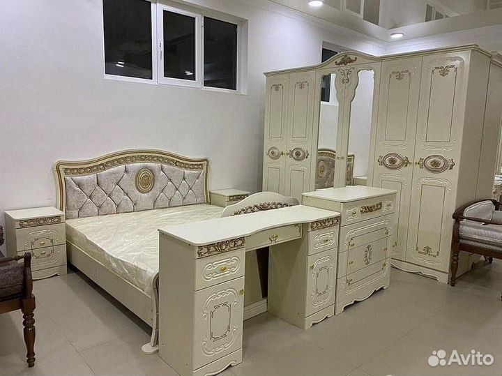 Спальный гарнитур 