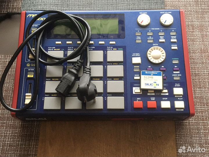 Dj контролер Akai 1000 mpc