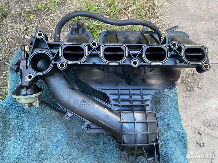 Впускной коллектор Mazda