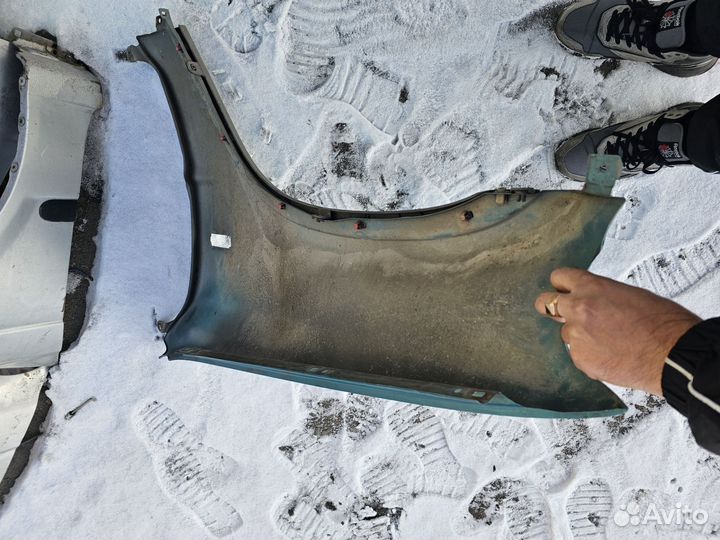 Крыло переднее правое honda CRV RD1, B20B