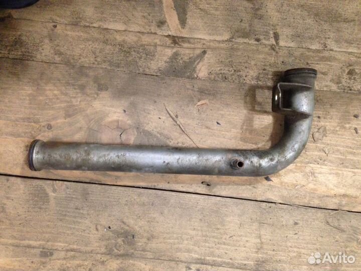 Труба охлаждения 6G72/24 Мицубиси Паджеро Спорт 1