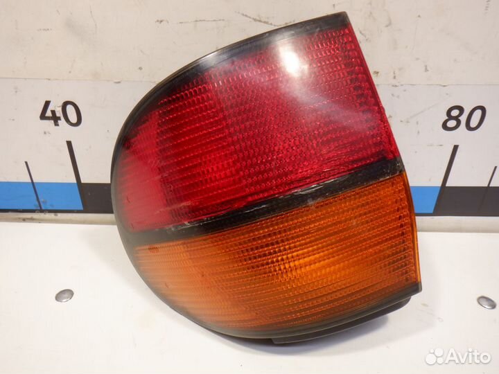 Фонарь задний правый VW Sharan 7M0945258A