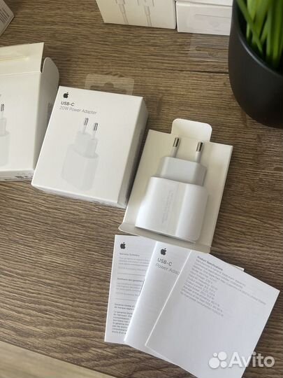 Блок питания Apple. USB-C. Power adapter 20W
