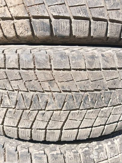 Bridgestone Blizzak DM-V1 215/70 R16