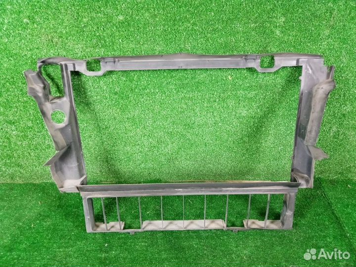 Дефлектор радиатора Mercedes-Benz E320 W210 M104