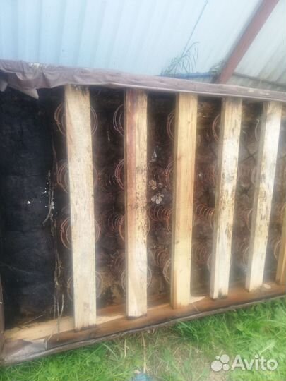 Диван старый под реставрацию