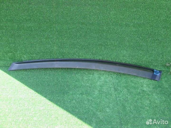 Ветровик передний левый Toyota Prius ZVW30 2ZR-FXE