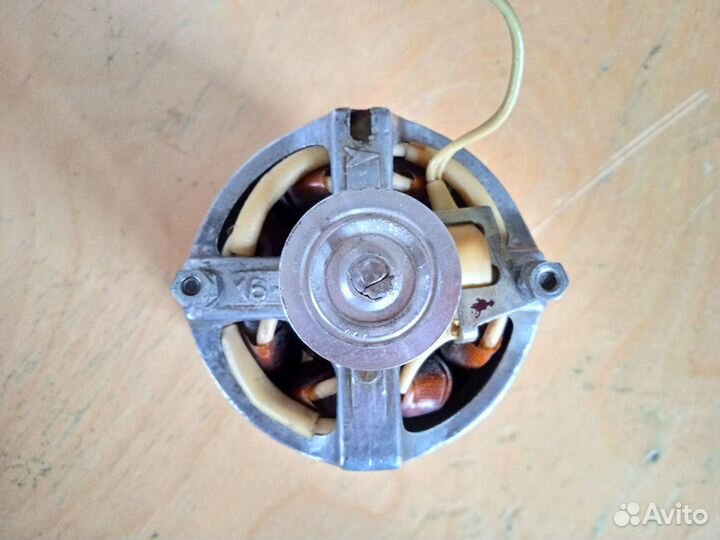 Двигатель электромотора СССР