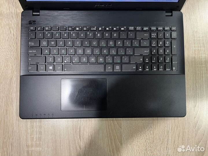 Ноутбук Asus x552e