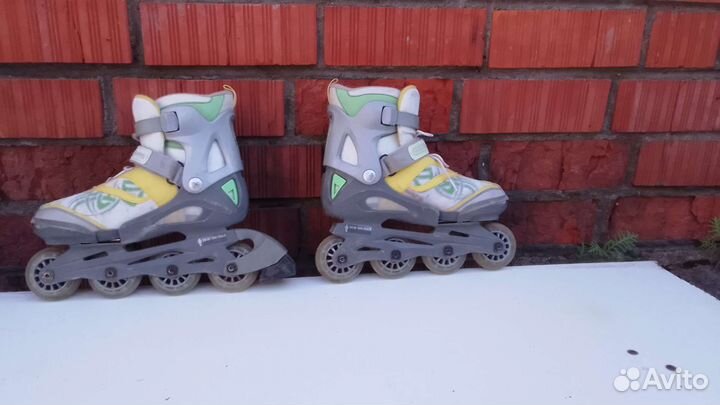 Роликовые коньки Rollerblade + комплект защиты