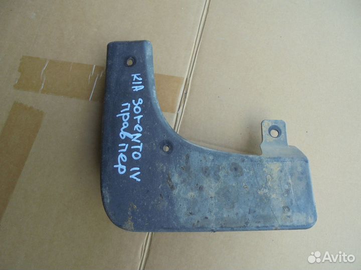 Брызговик правого переднего крыла KIA Sorento 4