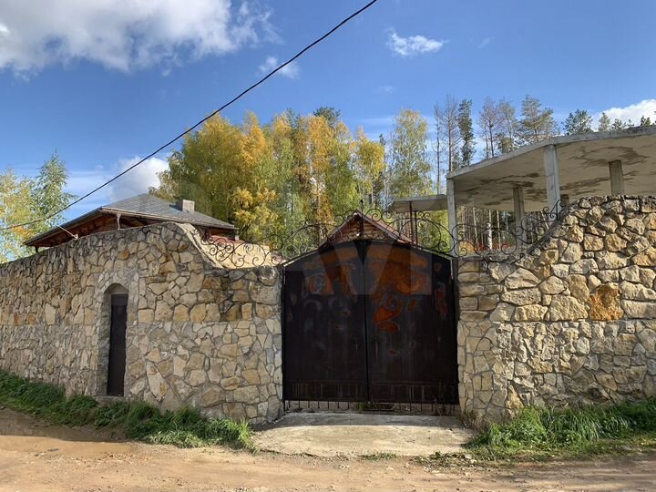 Коттедж 300 м² на участке 12 сот.