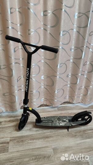 Самокат Reaction 200