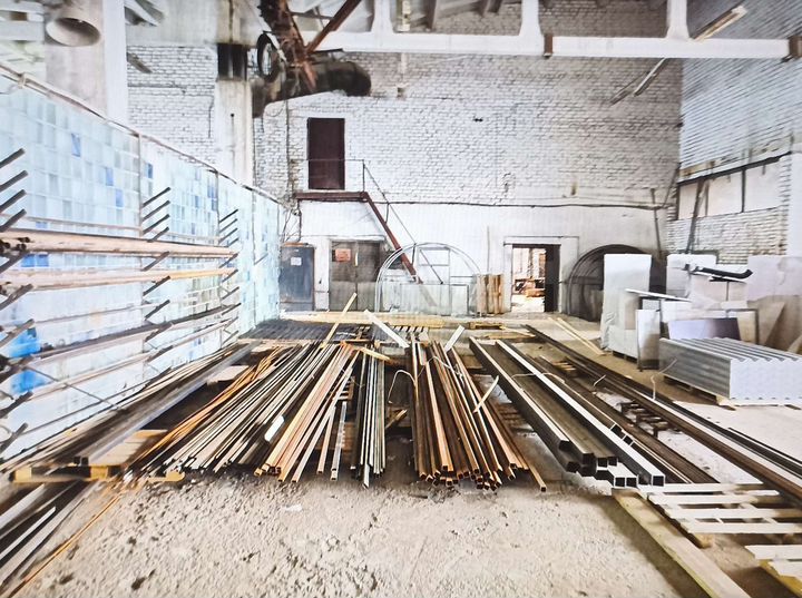 Здание, 3200 м²