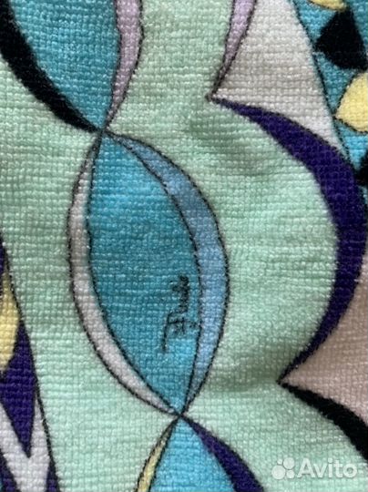Фирменное полотенце Emilio Pucci