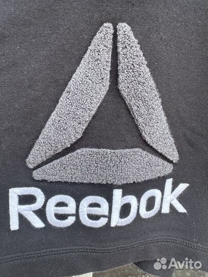 Новые шорты Reebok с вышитым Logo sport