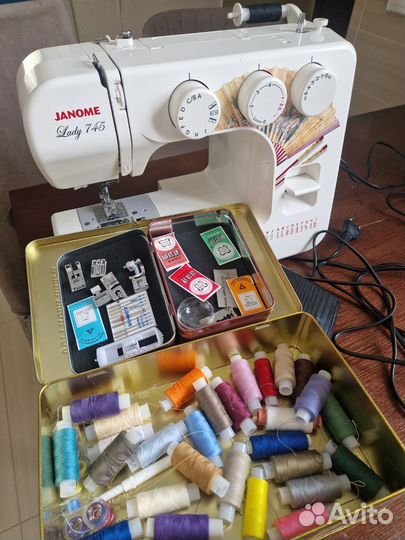 Швейная машинка janome lady 745