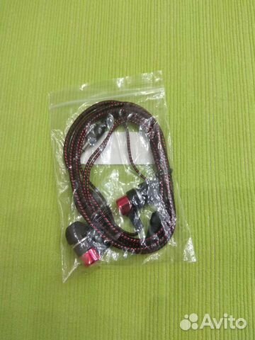 Проводные наушники