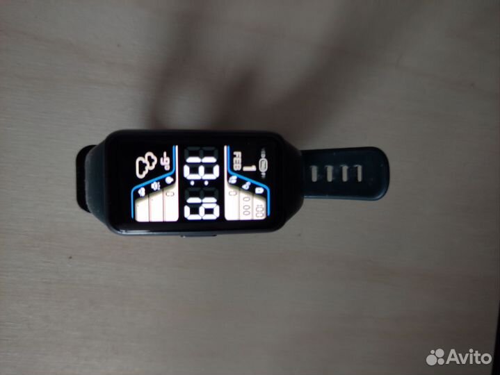 Фитнес браслет Huawei Band 6