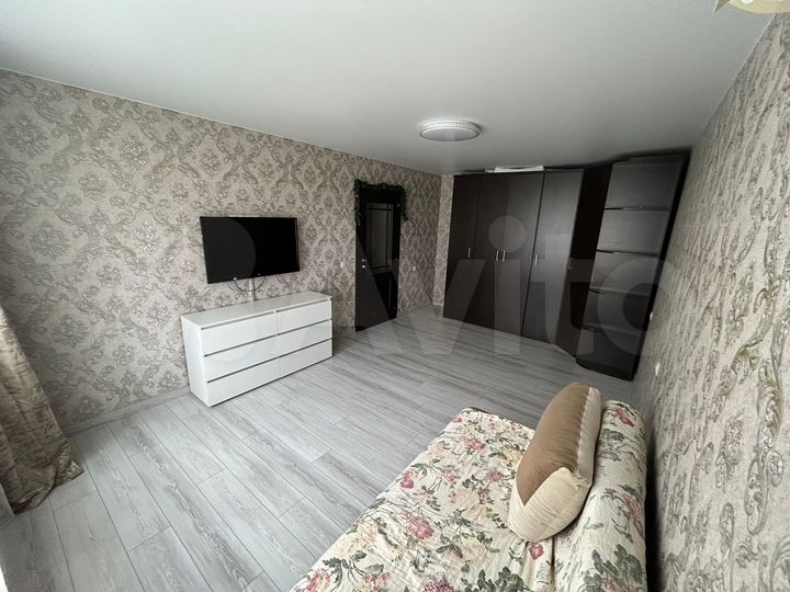 1-к. квартира, 42 м², 8/12 эт.