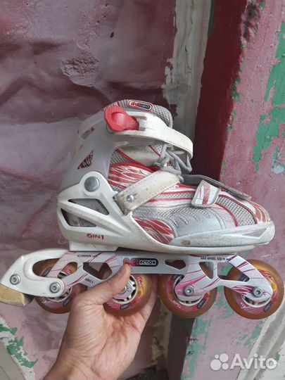 Роликовые коньки