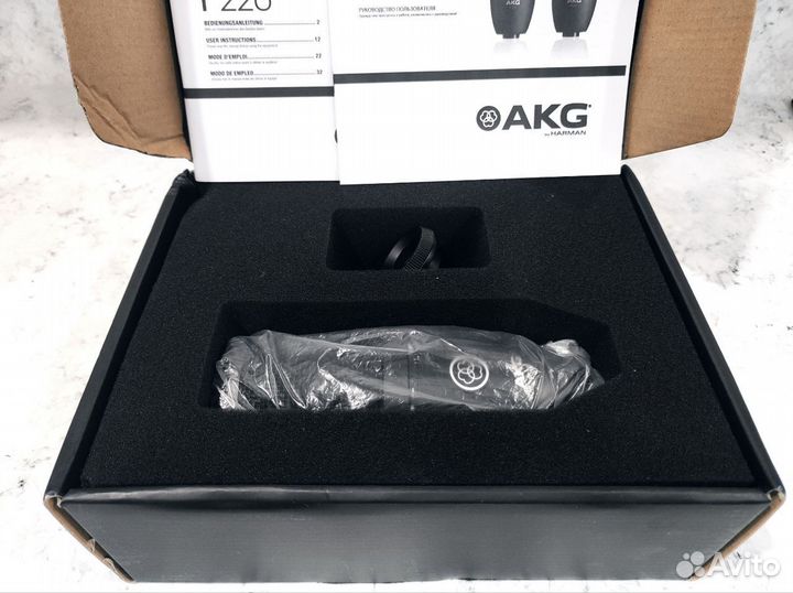 AKG P120