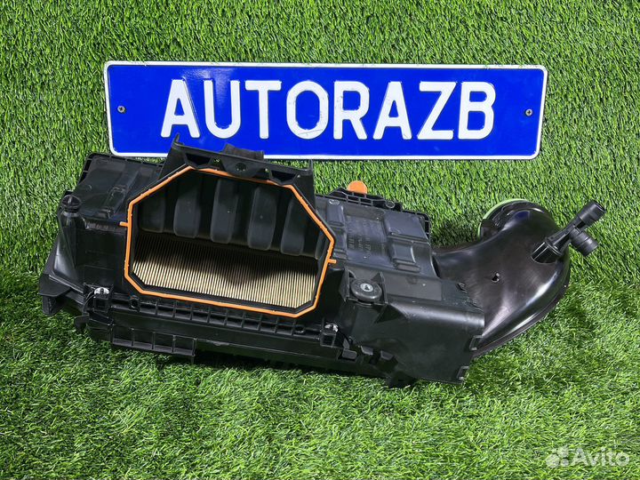 Корпус воздушного фильтра на мерседес w205 w213