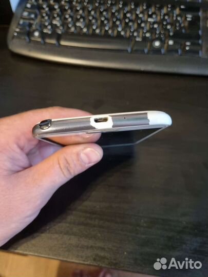 Телефон Samsung