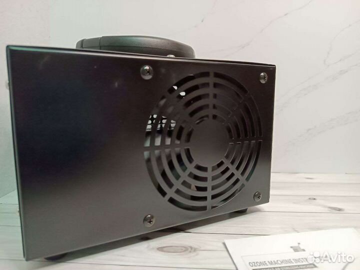 Озонатор воздуха 60 г генератор озона черный