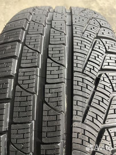 Pirelli Winter Sottozero 240 Serie II 245/40 R20 99V