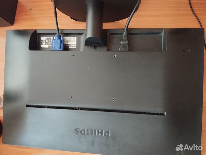 Монитор Philips 223v5lsb2