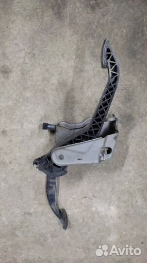 Педальный узел (сцепление, тормоз) Renault Logan