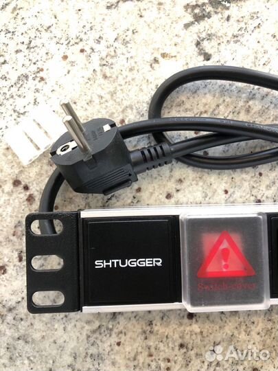 Блок силовых розеток в стойку 19’’, 16А, 8 розеток