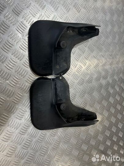 Брызговик задний Ford Focus 3 хэтчбек 2.0