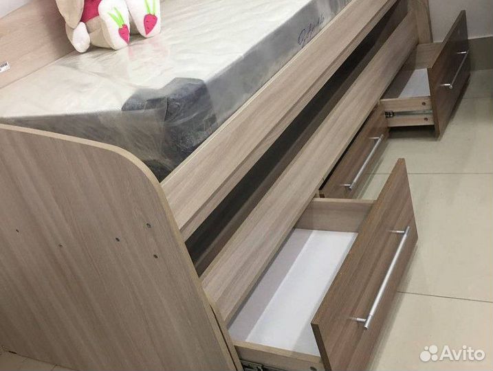 Детская кровать с выкатным спальным местом