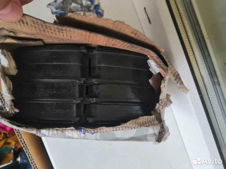 Колодки тормозные передние Mercedes