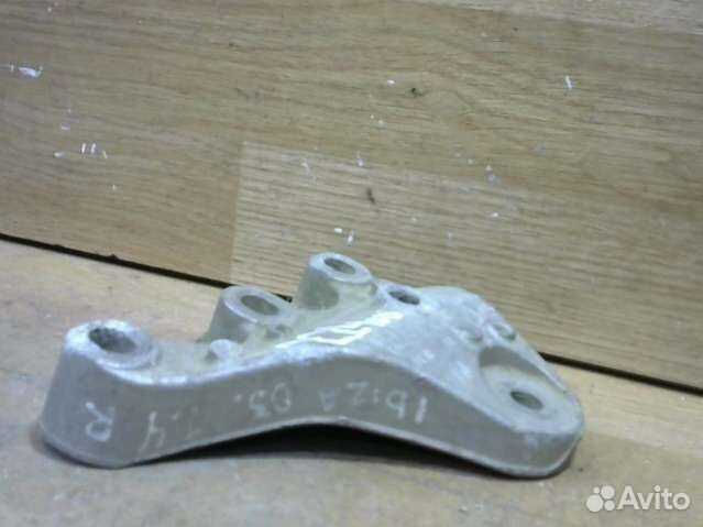 Кронштейн двигателя Volkswagen Polo 3 6Q0199185R