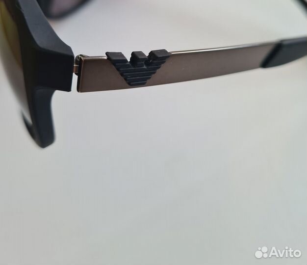 Солнцезащитные очки Emporio Armani EA4029