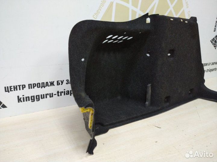 Обивка багажника левая Skoda Octavia A7 5E3 до