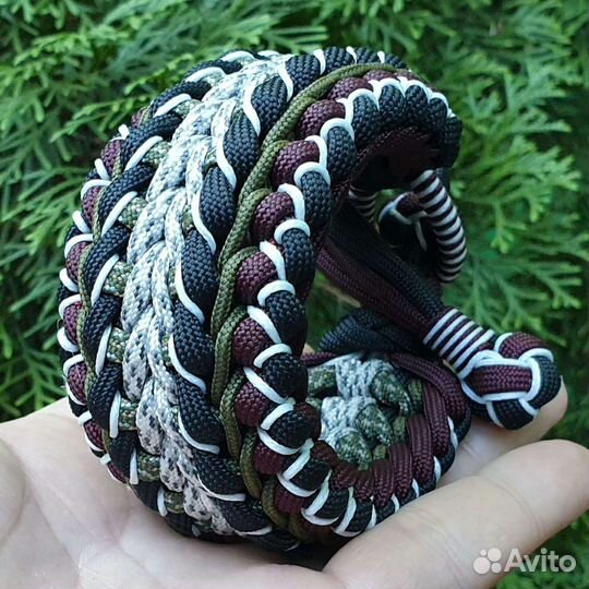 Браслет из паракорда 