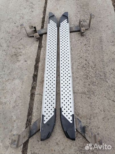Продам пороги рено duster