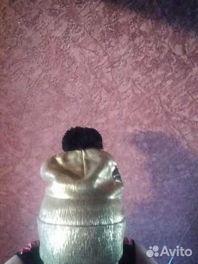 Женская утепленная шапка (Новая)