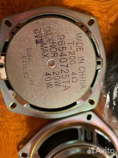 Акустические колонки jbl