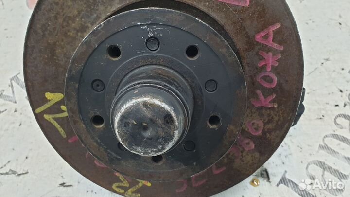 Ступица передняя левая на Mercedes-Benz W126