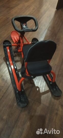 Детский снегокат со спинкой