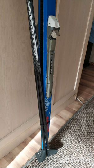 Беговые лыжи, палки, ботинки 2 пары