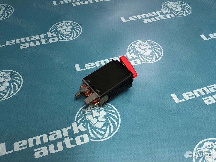 Кнопка аварийной сигнализации Skoda Octavia